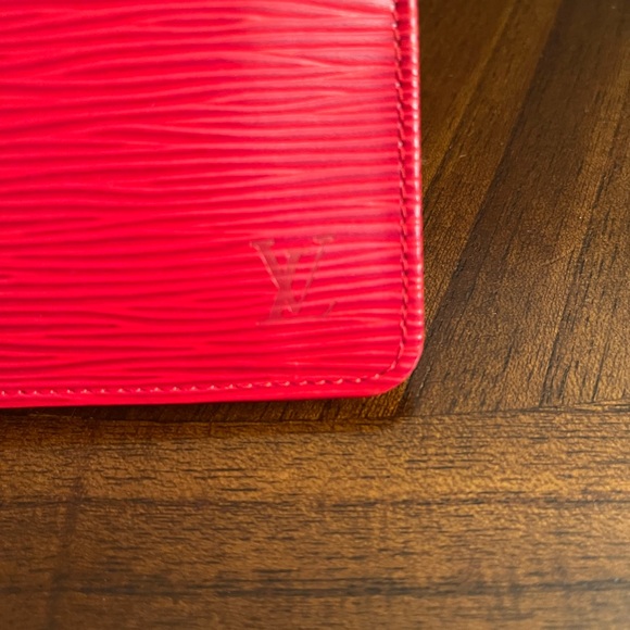 LV EPI Key Pouch 💯 Authentic - Picture 9 of 14